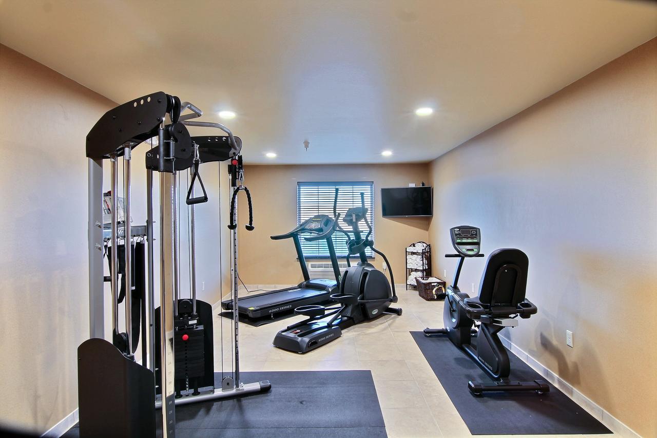 Cobblestone Hotel & Suites - แมคคุก ภายนอก รูปภาพ
