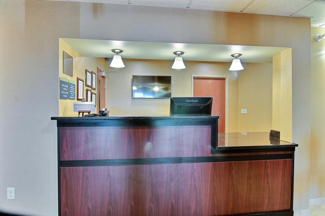 Cobblestone Hotel & Suites - แมคคุก ภายนอก รูปภาพ