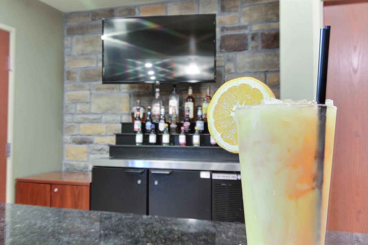 Cobblestone Hotel & Suites - แมคคุก ภายนอก รูปภาพ