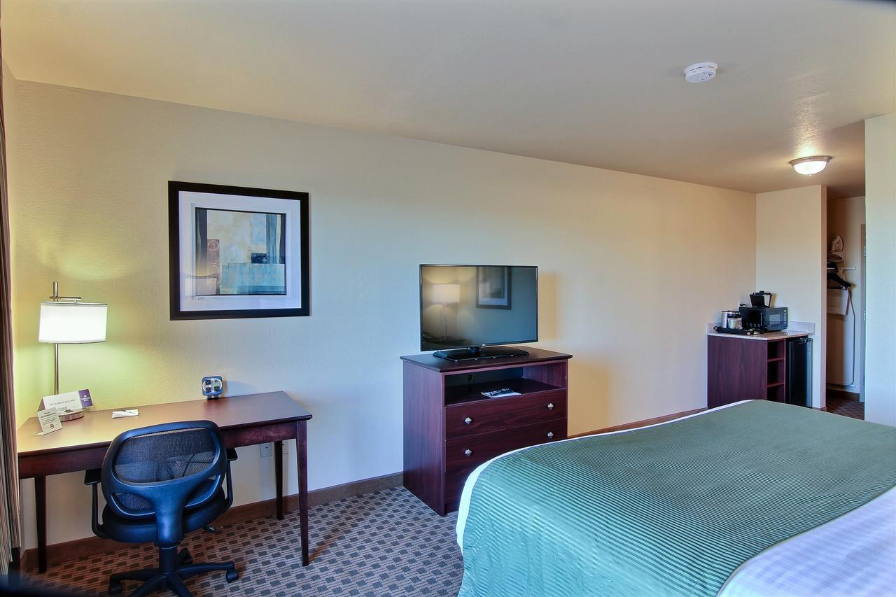 Cobblestone Hotel & Suites - แมคคุก ภายนอก รูปภาพ