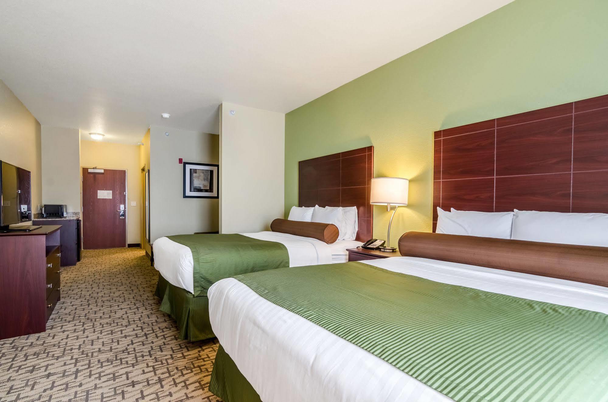 Cobblestone Hotel & Suites - แมคคุก ภายนอก รูปภาพ