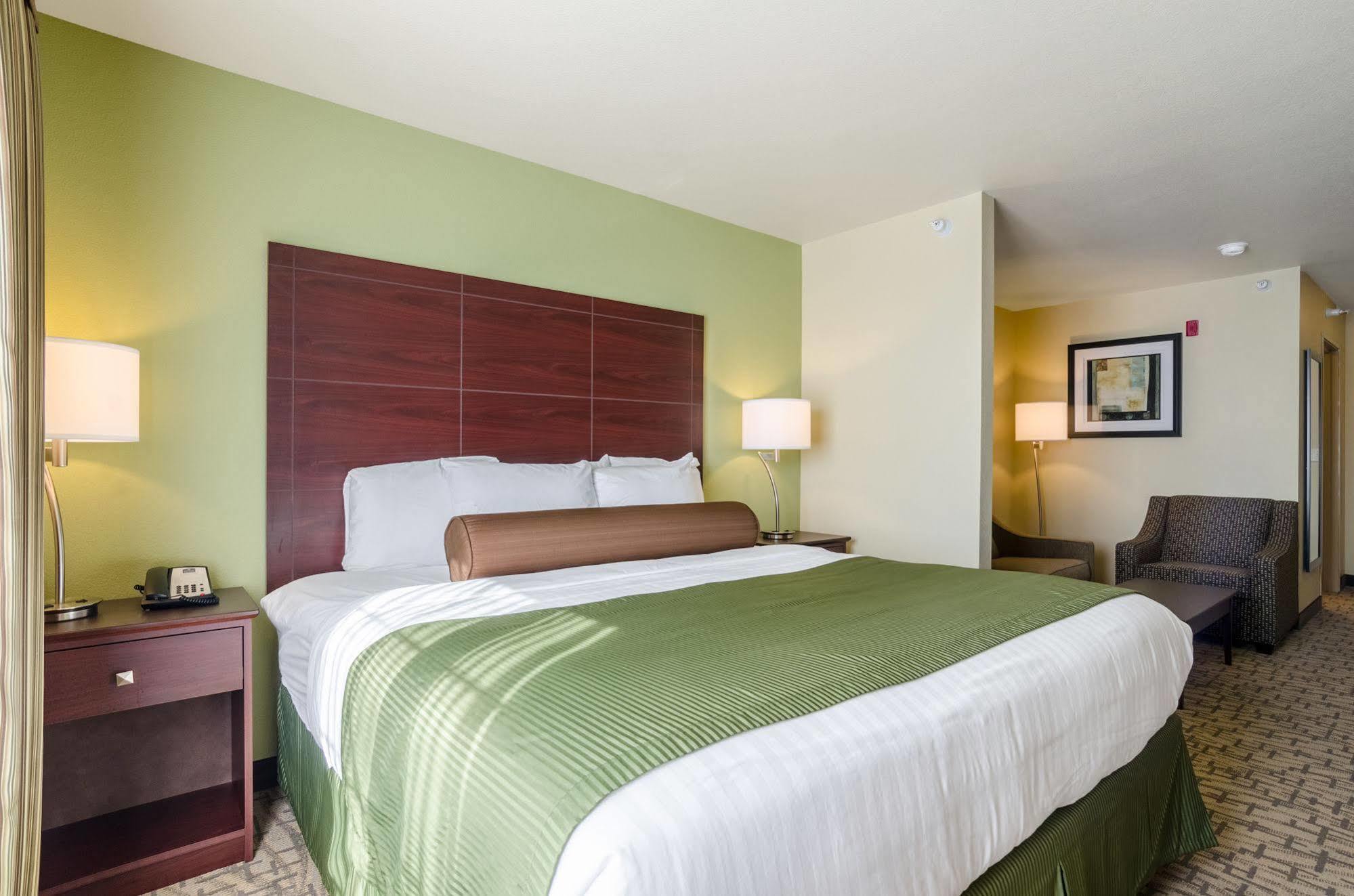 Cobblestone Hotel & Suites - แมคคุก ภายนอก รูปภาพ