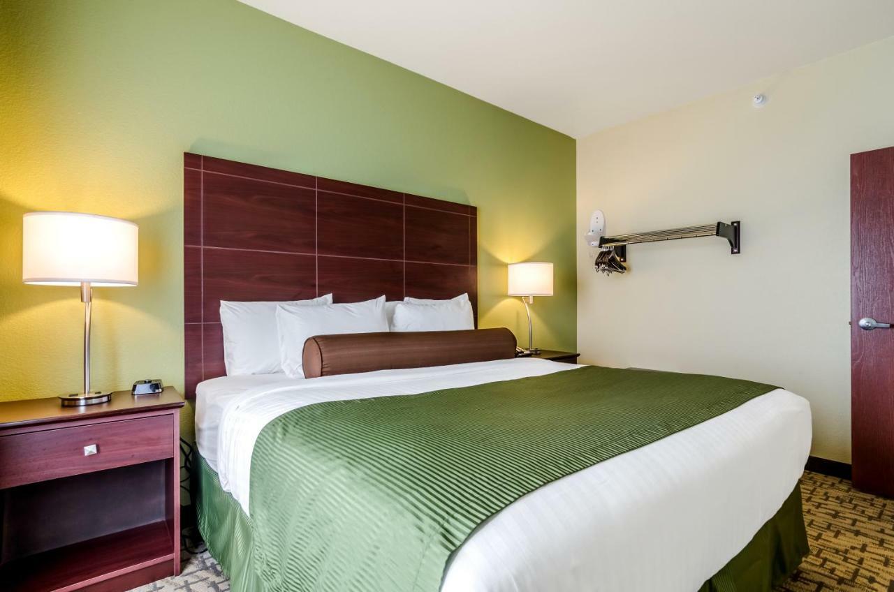 Cobblestone Hotel & Suites - แมคคุก ภายนอก รูปภาพ